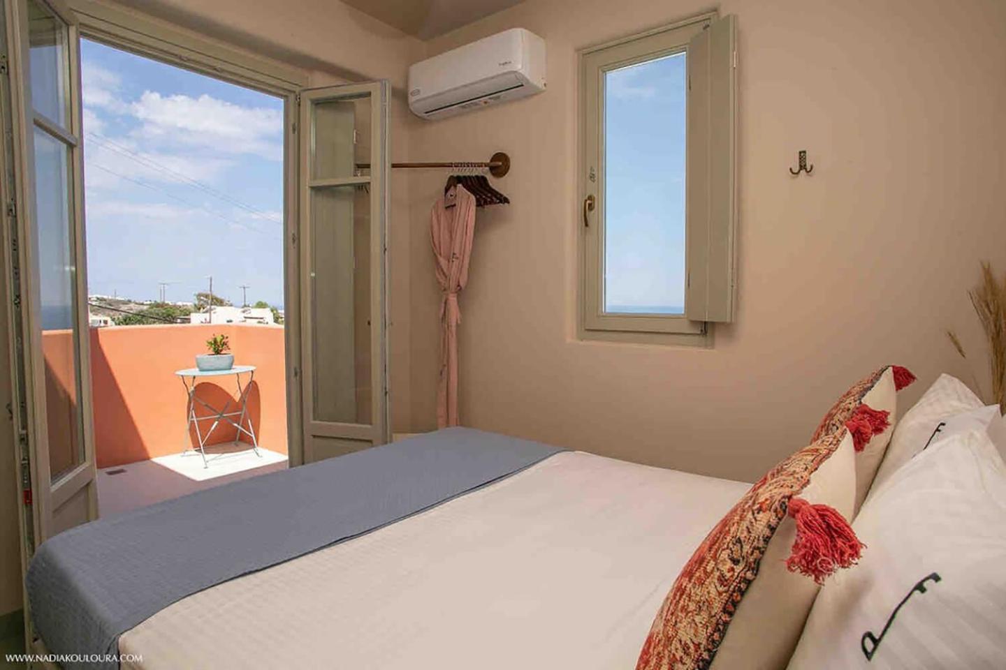 Pink Freud Villas Santorini 伊亚 外观 照片
